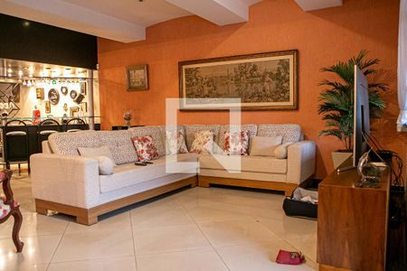 Casa à venda com 500m², 3 quartos e 4 vagas Casa à venda com 500m², 3 quartos e 4 vagasSala de TV