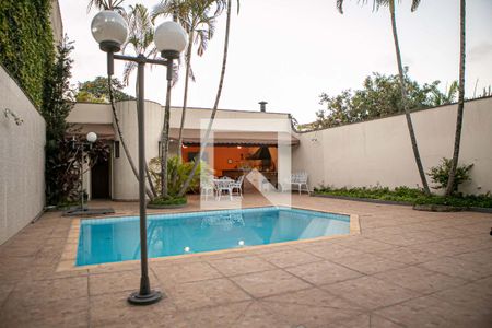 Casa à venda com 500m², 3 quartos e 4 vagas Casa à venda com 500m², 3 quartos e 4 vagasÁrea Externa com Piscina