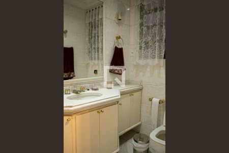 Casa à venda com 500m², 3 quartos e 4 vagas Casa à venda com 500m², 3 quartos e 4 vagasBanheiro da Suíte 2