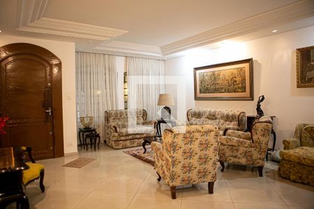 Sala de Estar de casa à venda com 3 quartos, 500m² em Saúde, São Paulo