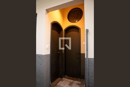 Casa à venda com 500m², 3 quartos e 4 vagas Casa à venda com 500m², 3 quartos e 4 vagasBanheiro da Lavanderia