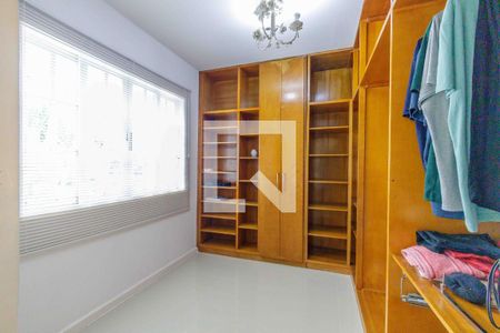 Casa à venda com 250m², 4 quartos e 2 vagasSuíte 1 Closet