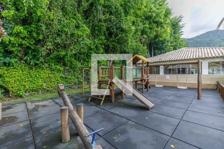 Casa à venda com 250m², 4 quartos e 2 vagasÁrea Comum Playground