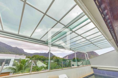 Casa à venda com 250m², 4 quartos e 2 vagasSala Privativa