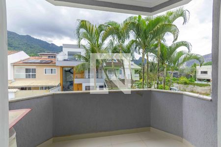 Casa à venda com 250m², 4 quartos e 2 vagasSuíte 1 Varanda