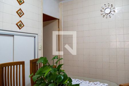 Casa à venda com 170m², 3 quartos e 2 vagasCozinha - Mesa