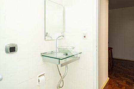 Banheiro de apartamento para alugar com 1 quarto, 50m² em Centro Histórico, Porto Alegre
