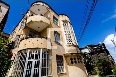 Apartamento para alugar com 100m², 4 quartos e sem vagaFachada