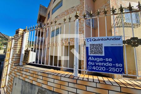 Apartamento para alugar com 60m², 2 quartos e 1 vagaFachada com placa instalada