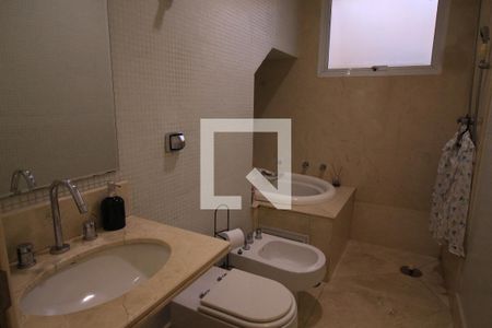 Casa à venda com 480m², 6 quartos e 5 vagasBanheiro