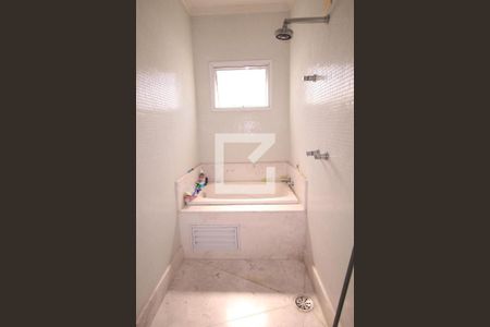 Casa à venda com 480m², 6 quartos e 5 vagasBanheiro da Suíte 2