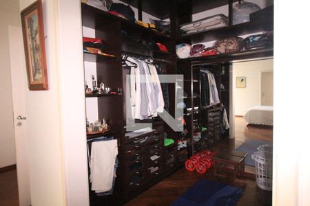 Casa à venda com 480m², 6 quartos e 5 vagasCloset da suíte
