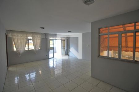 Sala de casa para alugar com 3 quartos, 130m² em Paraíso, São Gonçalo