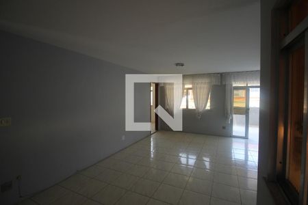 Sala de casa para alugar com 3 quartos, 130m² em Paraíso, São Gonçalo