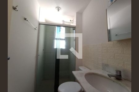 Banheiro de apartamento à venda com 2 quartos, 60m² em Pompéia, Belo Horizonte