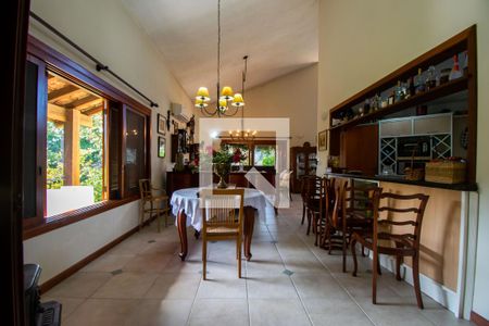 Sala de casa de condomínio à venda com 3 quartos, 389m² em Vila Nova, Porto Alegre