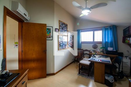 Casa de condomínio à venda com 389m², 3 quartos e 3 vagasEscritório