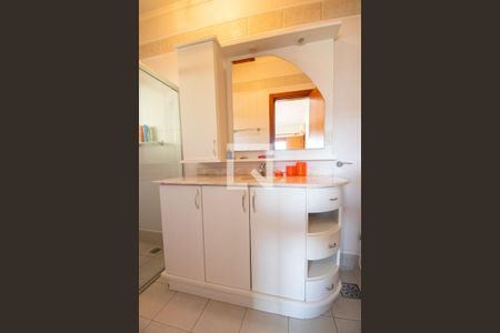 Casa de condomínio à venda com 389m², 3 quartos e 3 vagasBanheiro da Suíte 1