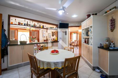 Casa de condomínio à venda com 389m², 3 quartos e 3 vagasCozinha