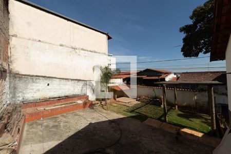 Casa à venda com 208m², 5 quartos e 2 vagasQuintal