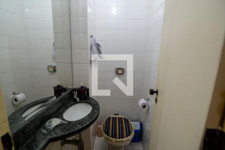Lavabo de apartamento para alugar com 3 quartos, 140m² em Tijuca, Rio de Janeiro