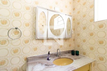 Casa à venda com 225m², 5 quartos e 3 vagas Casa à venda com 225m², 5 quartos e 3 vagasBanheiro