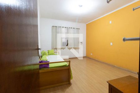 Casa à venda com 225m², 5 quartos e 3 vagas Casa à venda com 225m², 5 quartos e 3 vagasQuarto 2
