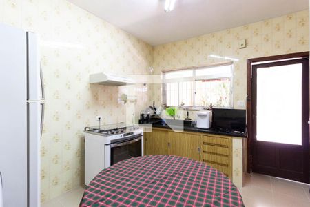 Casa à venda com 225m², 5 quartos e 3 vagas Casa à venda com 225m², 5 quartos e 3 vagasCozinha
