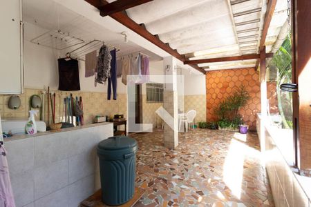 Casa à venda com 225m², 5 quartos e 3 vagas Casa à venda com 225m², 5 quartos e 3 vagasÁrea de serviço