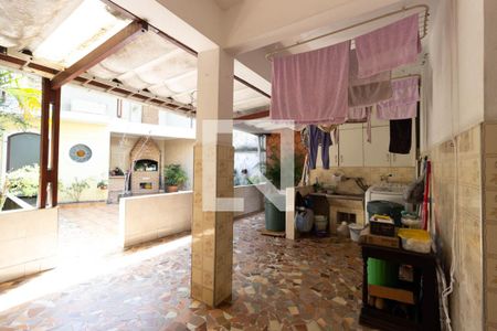 Casa à venda com 225m², 5 quartos e 3 vagas Casa à venda com 225m², 5 quartos e 3 vagasÁrea de serviço