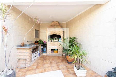 Casa à venda com 225m², 5 quartos e 3 vagas Casa à venda com 225m², 5 quartos e 3 vagasQuintal