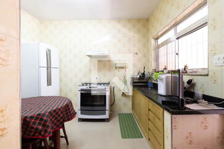 Casa à venda com 225m², 5 quartos e 3 vagas Casa à venda com 225m², 5 quartos e 3 vagasCozinha