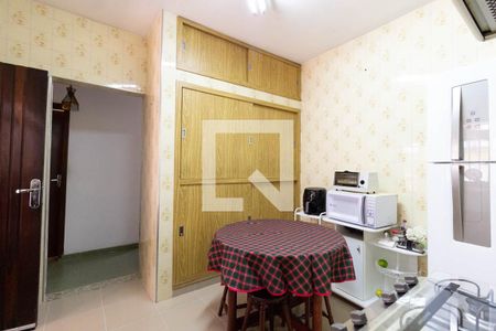 Casa à venda com 225m², 5 quartos e 3 vagas Casa à venda com 225m², 5 quartos e 3 vagasCozinha