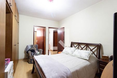 Casa à venda com 225m², 5 quartos e 3 vagas Casa à venda com 225m², 5 quartos e 3 vagasSuíte