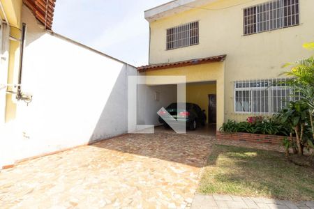 Casa à venda com 225m², 5 quartos e 3 vagas Casa à venda com 225m², 5 quartos e 3 vagasGaragem
