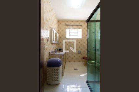 Casa à venda com 225m², 5 quartos e 3 vagas Casa à venda com 225m², 5 quartos e 3 vagasBanheiro