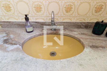 Casa à venda com 225m², 5 quartos e 3 vagas Casa à venda com 225m², 5 quartos e 3 vagasBanheiro