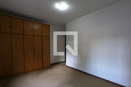 Casa à venda com 146m², 3 quartos e 2 vagasSuíte