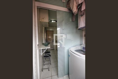 Apartamento à venda com 67m², 3 quartos e 1 vagaÁrea de serviço