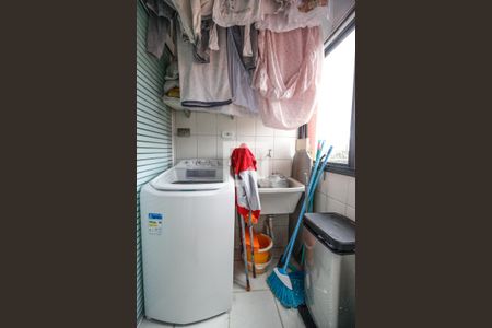 Apartamento à venda com 67m², 3 quartos e 1 vagaÁrea de serviço