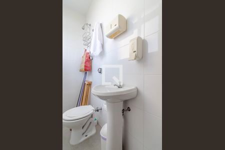 Apartamento para alugar com 180m², 3 quartos e 1 vaga Apartamento para alugar com 180m², 3 quartos e 1 vagaBanheiro de serviço