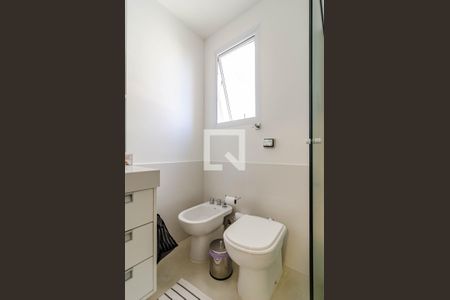 Apartamento para alugar com 180m², 3 quartos e 1 vaga Apartamento para alugar com 180m², 3 quartos e 1 vagaBanheiro da suíte