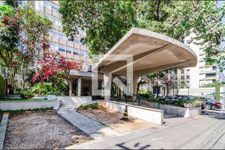 Apartamento para alugar com 180m², 3 quartos e 1 vaga Apartamento para alugar com 180m², 3 quartos e 1 vagaFachada