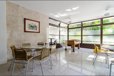 Apartamento para alugar com 180m², 3 quartos e 1 vaga Apartamento para alugar com 180m², 3 quartos e 1 vagaSalão de jogos