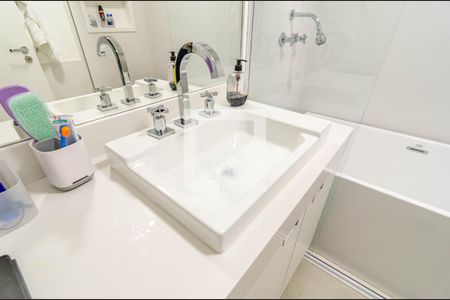 Apartamento para alugar com 180m², 3 quartos e 1 vaga Apartamento para alugar com 180m², 3 quartos e 1 vagaBanheiro