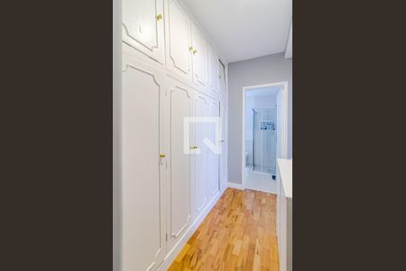 Apartamento para alugar com 180m², 3 quartos e 1 vaga Apartamento para alugar com 180m², 3 quartos e 1 vagaCloset