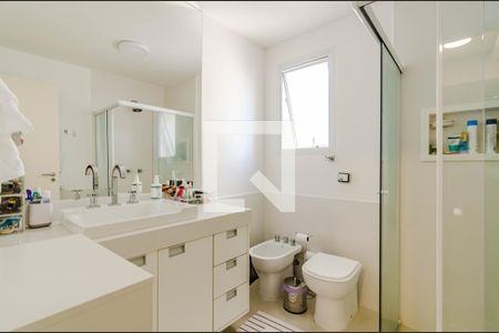 Apartamento para alugar com 180m², 3 quartos e 1 vaga Apartamento para alugar com 180m², 3 quartos e 1 vagaBanheiro da suíte