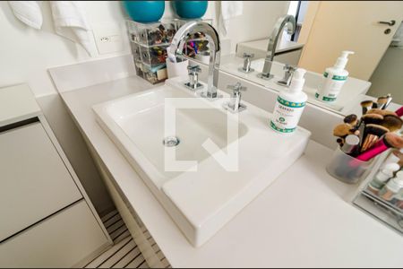 Apartamento para alugar com 180m², 3 quartos e 1 vaga Apartamento para alugar com 180m², 3 quartos e 1 vagaBanheiro da suíte