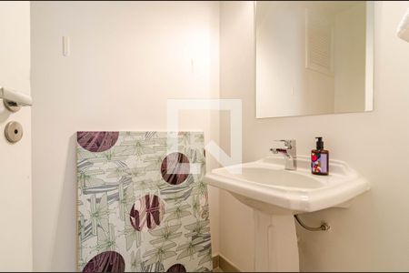 Lavabo de apartamento para alugar com 3 quartos, 180m² em Cerqueira César, São Paulo