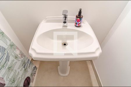 Lavabo de apartamento para alugar com 3 quartos, 180m² em Cerqueira César, São Paulo